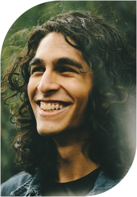 Eine Hodenprothesen-Implantation ist eine ästhetische Behandlung nach einer Orchidektomie oder Hodenentfernung nach einem Unfall oder Hodenkrebs. Konsultationstermin vereinbaren!